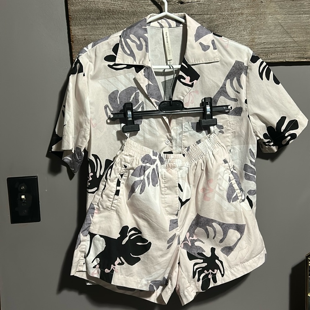 NWOT The Group Babaton Ravi Camp shirt short set